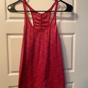 Red lululemon tank!